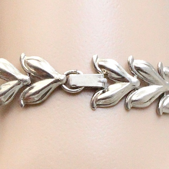 Vintage Laurel Leaf Wreath Link Bracelet Silver Tone Leaves Roman Greek Style - Picture 3 of 3